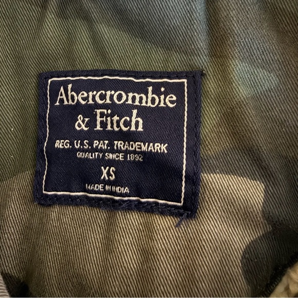 Abercrombie & Fitch Women’s Size XS Camo Faux Fur Hood Sherpa Lined Parka Jacket - Picture 8 of 10